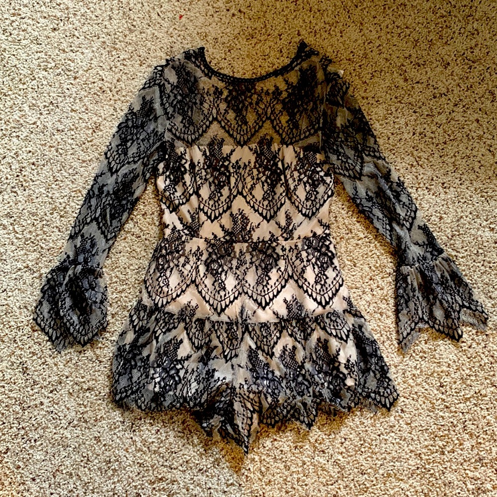 BB Dakota lace romper. New with tags!